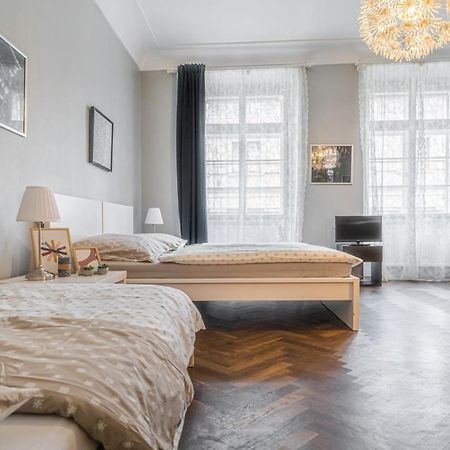 Ferienwohnung Bright Studio Close To Charles Bridge And Prague Castle Exterior foto