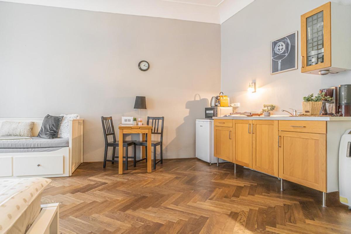 Ferienwohnung Bright Studio Close To Charles Bridge And Prague Castle Exterior foto