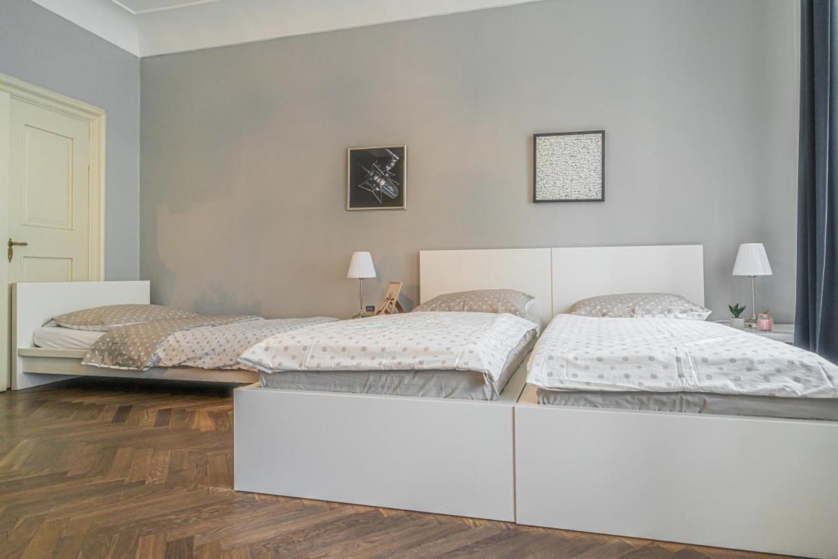 Ferienwohnung Bright Studio Close To Charles Bridge And Prague Castle Exterior foto